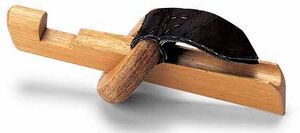 Lederfixierer aus Holz